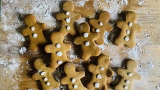 Air fryer gingerbread cookies