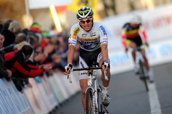 Zdenek Stybar overcame a week of knee rehabilitation to claim second.