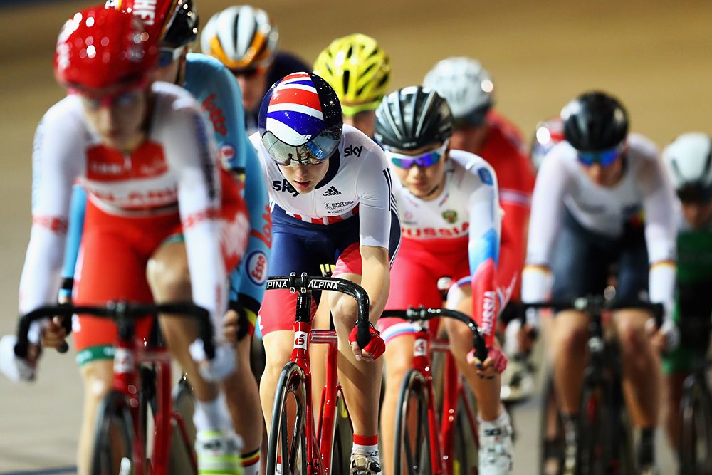 Elinor Barker in the points race