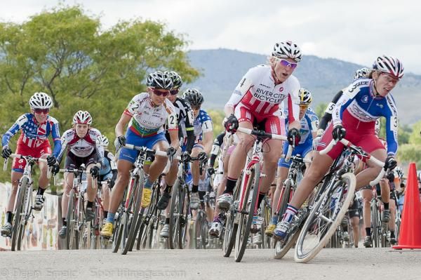 The women's field after the start