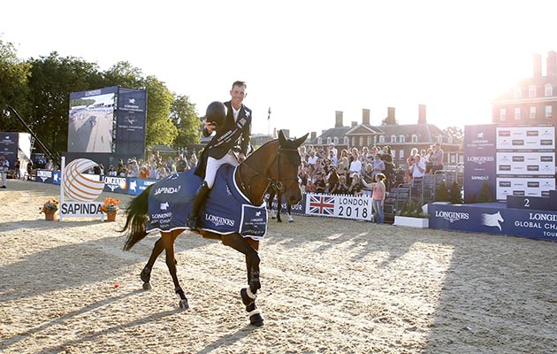 Lap of honour for Scott Brash and Hello Mr President