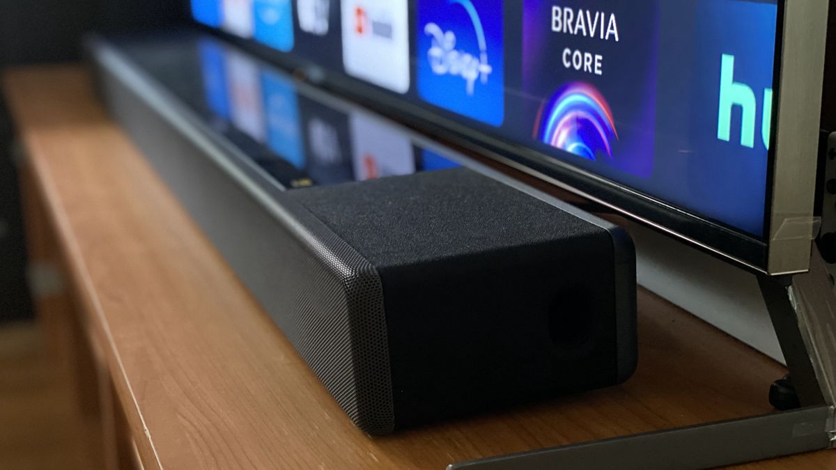 The Sony HT-A7000 Soundbar underneath a Sony TV.