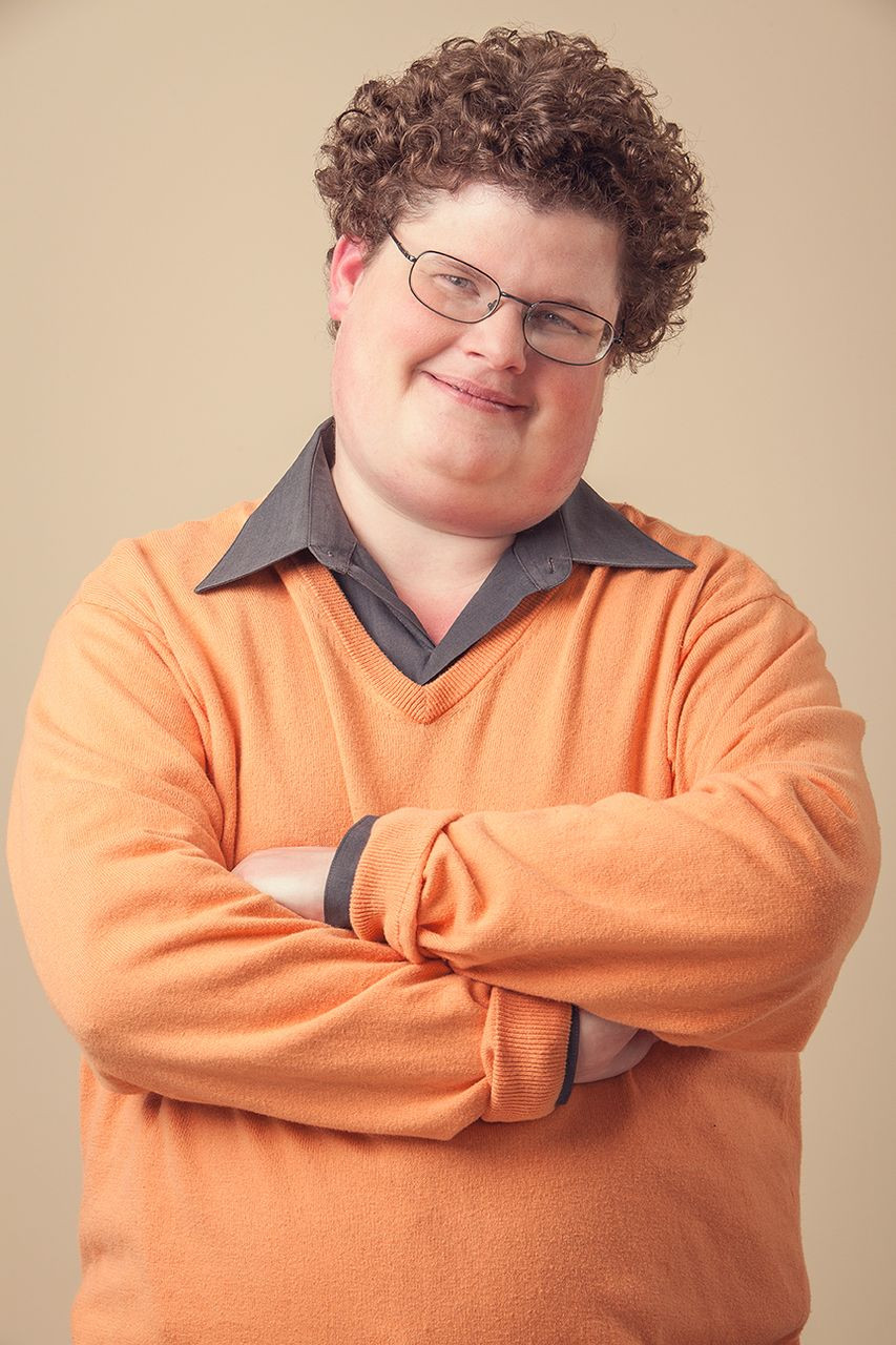 face-value-how-movies-cast-unattractive-characters-and-how-it-feels-to-get-the-part-2-1556649556-ZvoM-column-width-inline