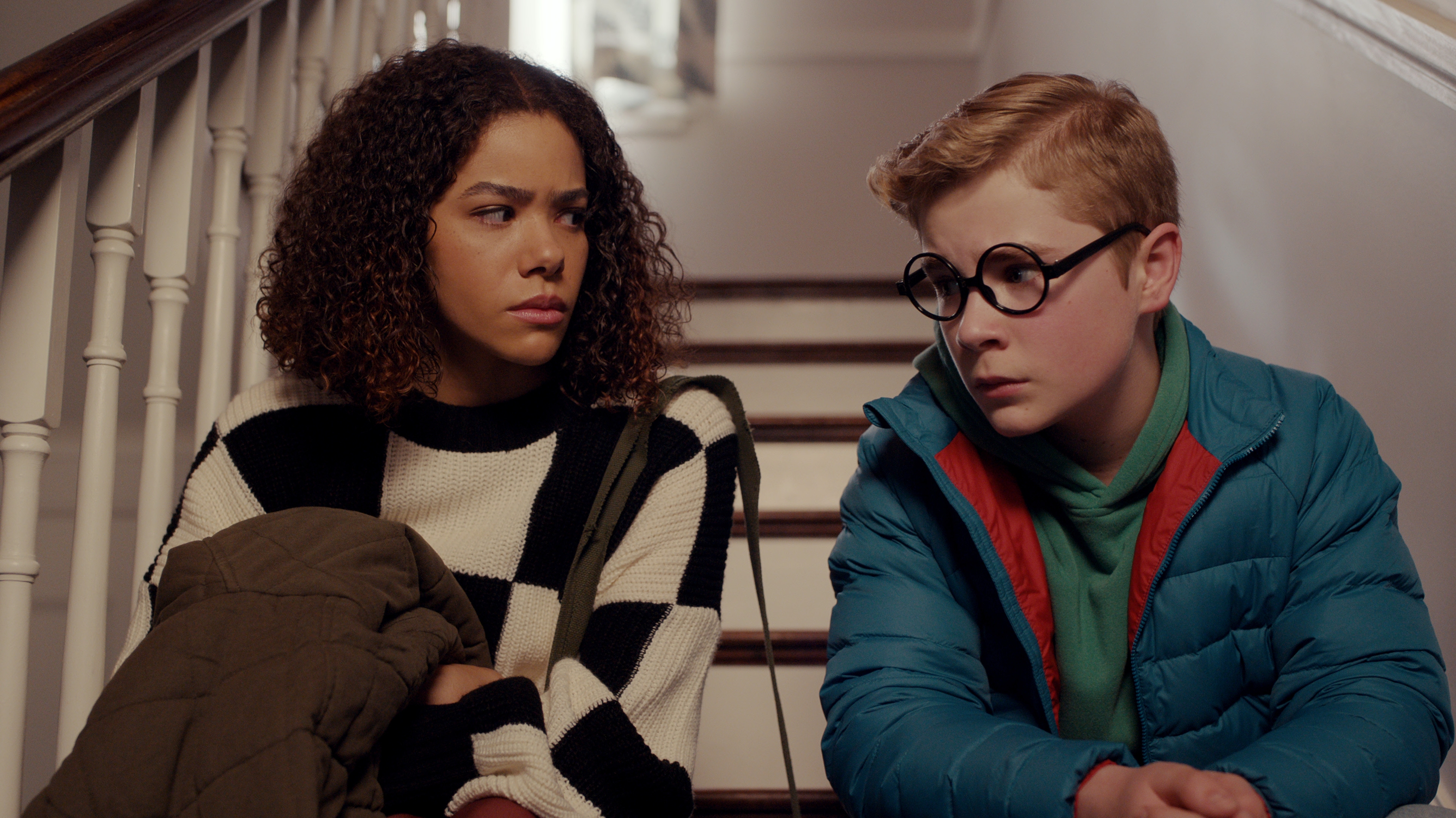 Antonia Gentry as Ginny Miller, Diesel La Torraca as Austin Miller in episode 302 of Ginny & Georgia.