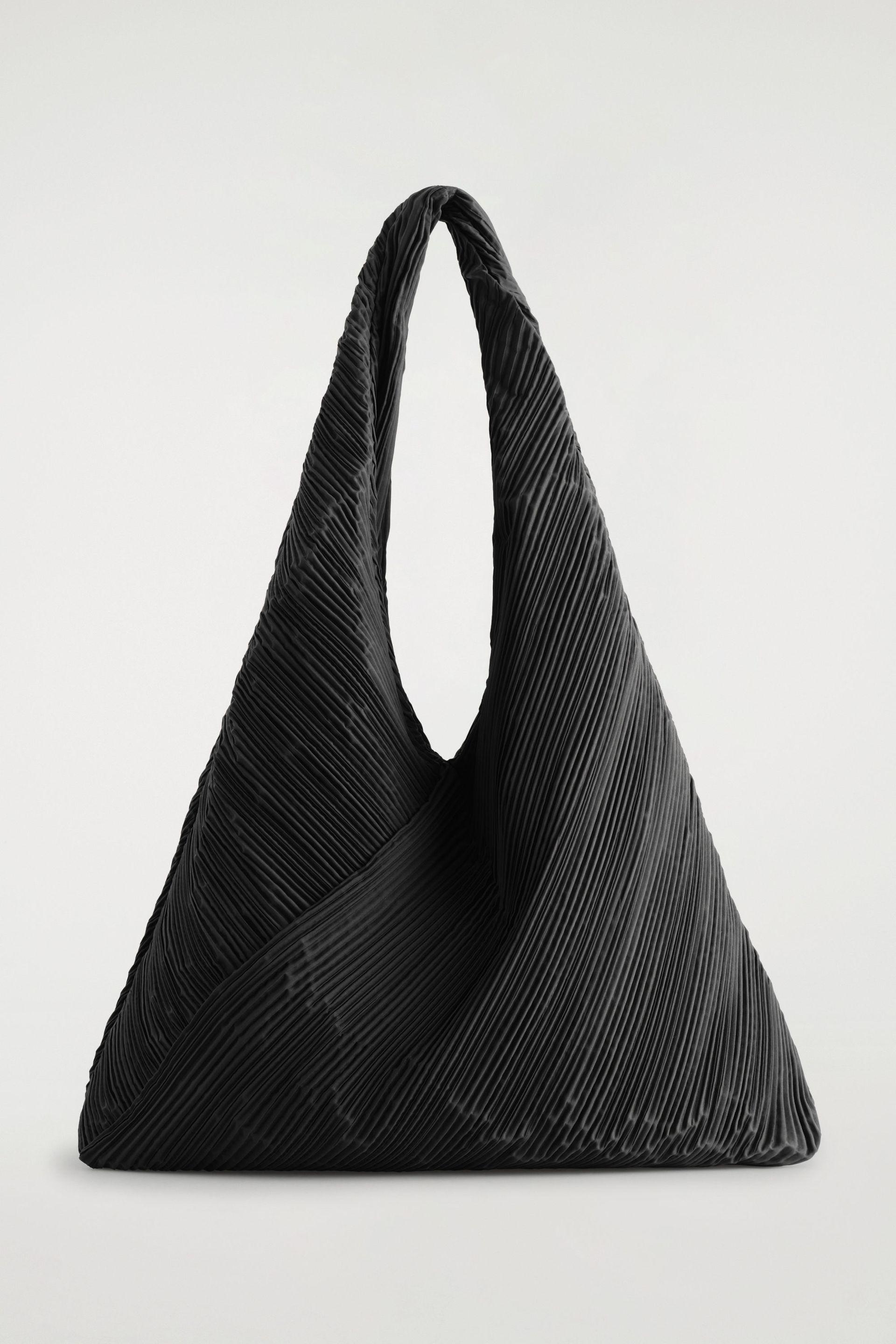 Sculptural Shoulder Bag – PlissÉ