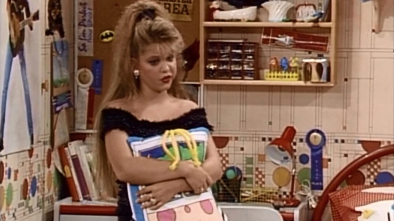 D.J. holding her pillow person in Full House