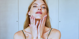 Martha Hunt Shares ﻿What's Inside Her Jewelry Box