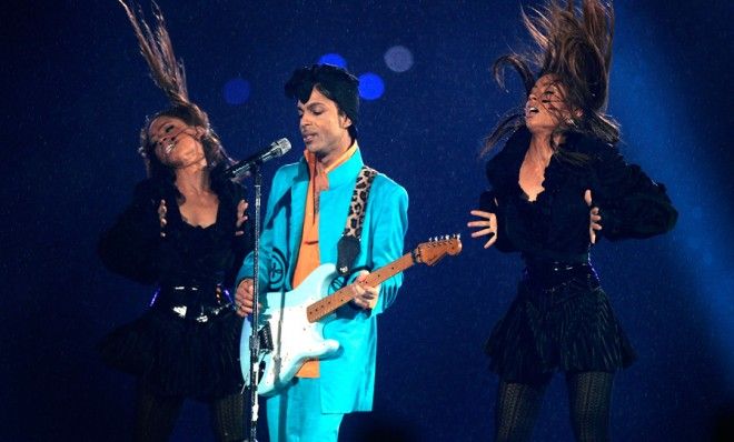 Prince performs at the Super Bowl halftime show in 2007.