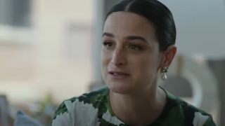 Jenny Slate as Allysa crying and talking in It Ends With Us.