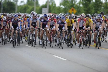 The men's field early in stage two