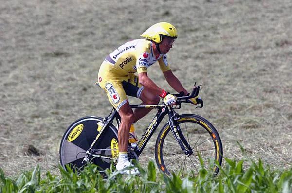 Gilberto Simoni climbs in the final TT