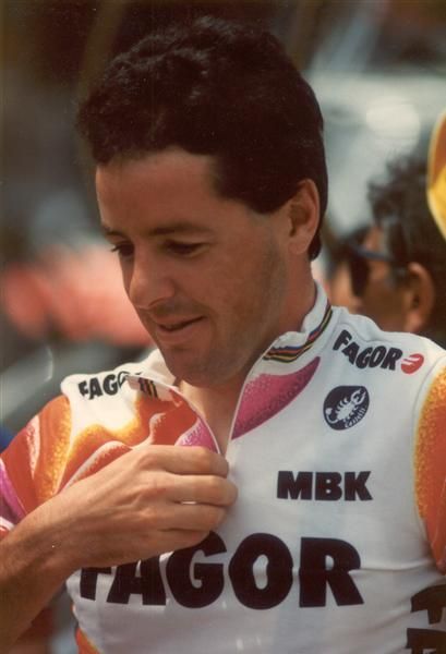 Stephen Roche in relaxed mood at the 1989 Giro