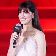 Anne Hathaway's The Devil Wears Prada 2 press tour outfits with photos