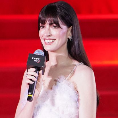 Anne Hathaway's The Devil Wears Prada 2 press tour outfits with photos