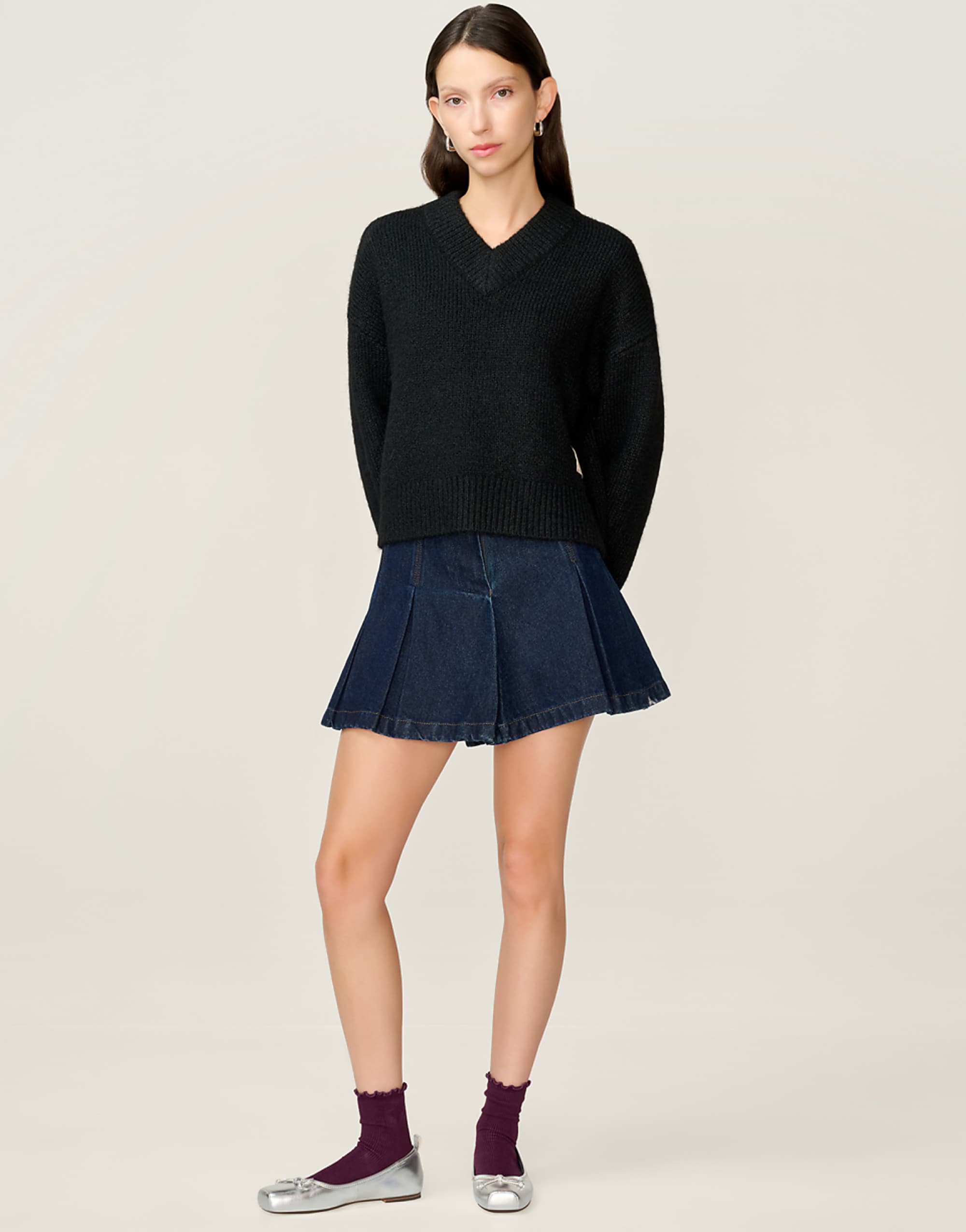 Omnes Knitwear Premium Daria V-Neck Thick Knit Boxy Jumper in Black