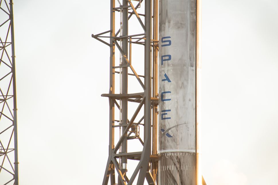 Spacexs 1st Block 5 Rocket A Tale Of 2 Launches Space 2674