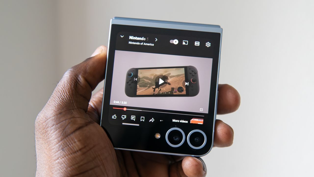 YouTube on the Galaxy Z Flip 6 cover screen