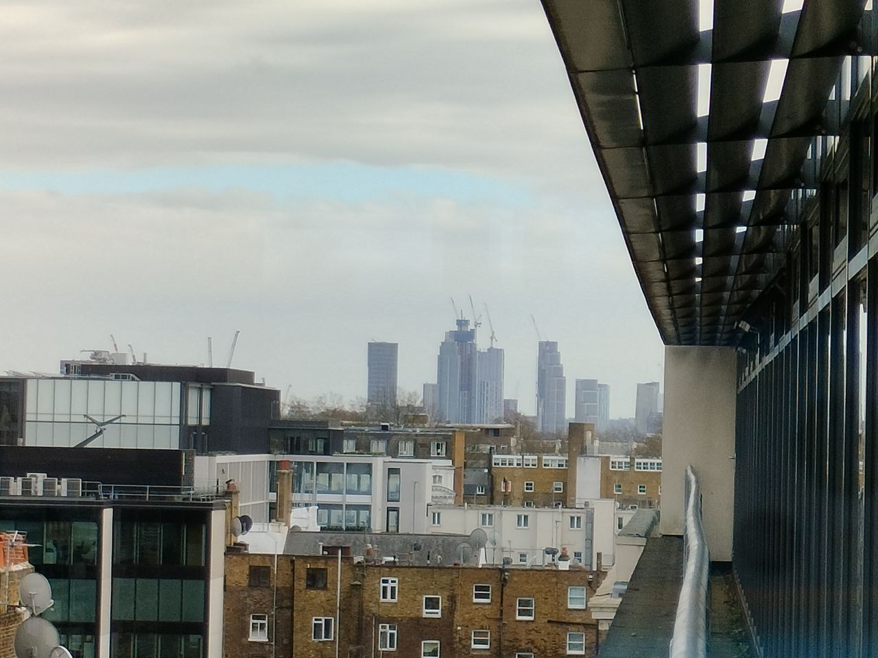 Realme 9 Pro review: cityscape on a grey day