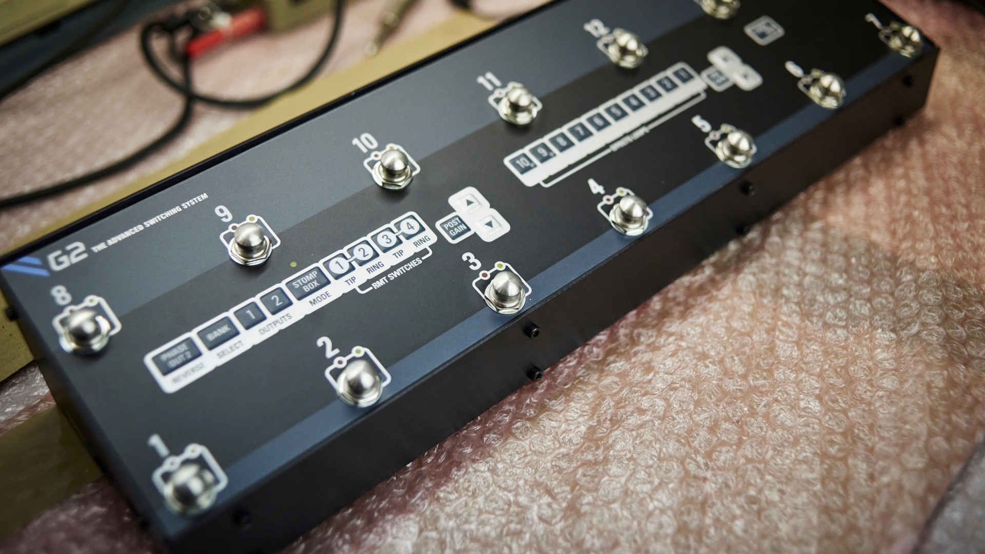 A GigRig multi-switcher with MIDI functionality
