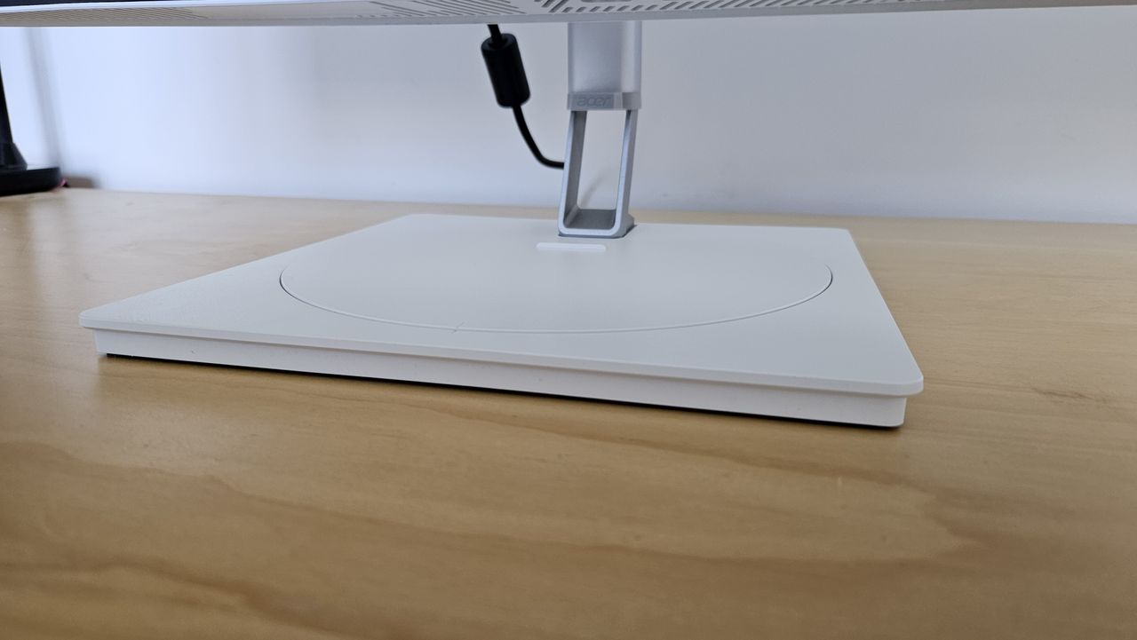 The Acer CE320QK X monitor on a desk