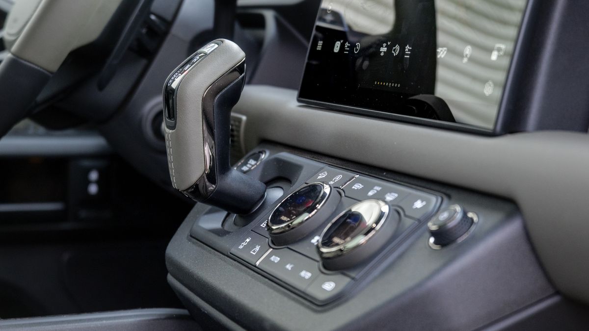 2025 Land Rover Defender test drive.