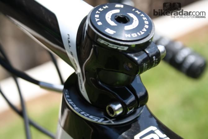 The headset is an FSA/Cannondale collaboration designed to save weight on the SuperSix Evo