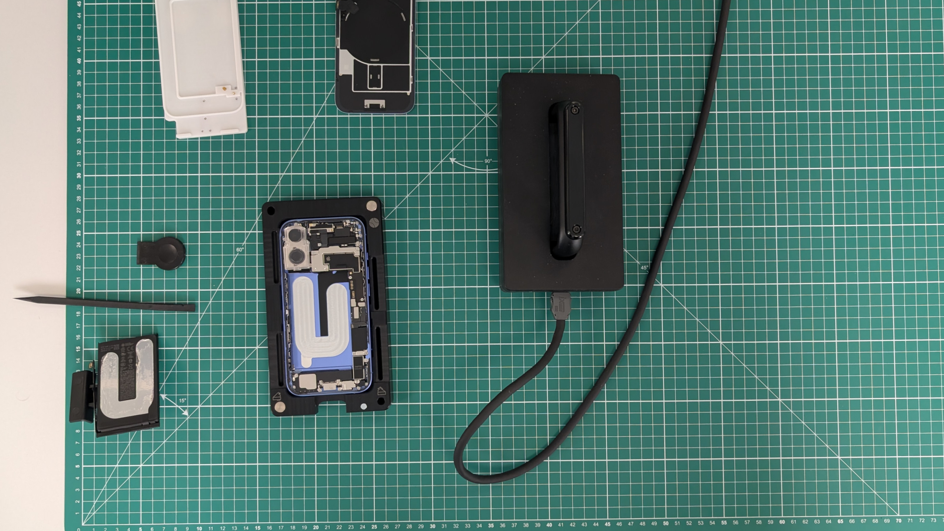 De-bonding an iPhone battery in under a minute