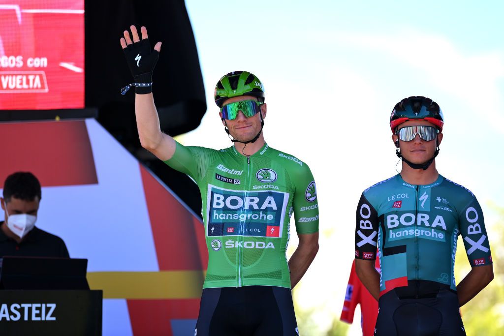 LAGUARDIA SPAIN AUGUST 23 Sam Bennett of Ireland and Team Bora Hansgrohe Green Points Jersey L with teammates during the team presentation prior to the 77th Tour of Spain 2022 Stage 4 a 1524km stage from VitoriaGasteiz to Laguardia 627m LaVuelta22 WorldTour on August 23 2022 in Laguardia Spain Photo by Justin SetterfieldGetty Images