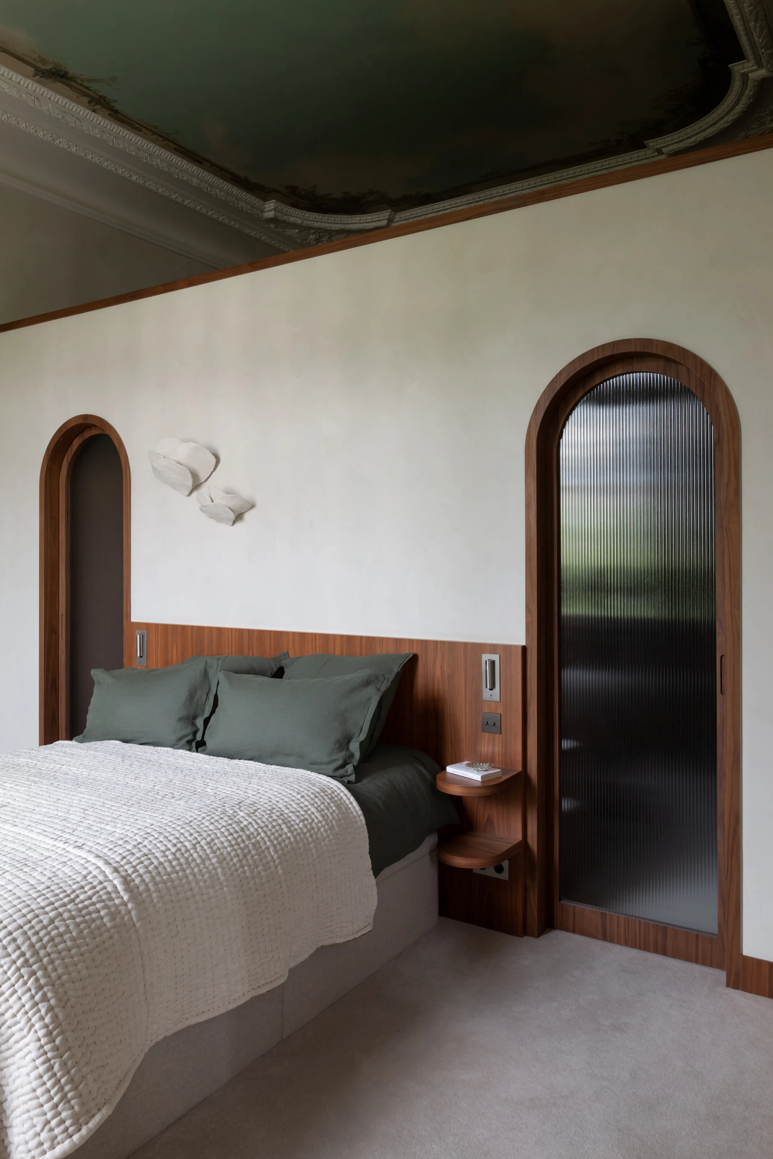 Bedroom with restored fresco