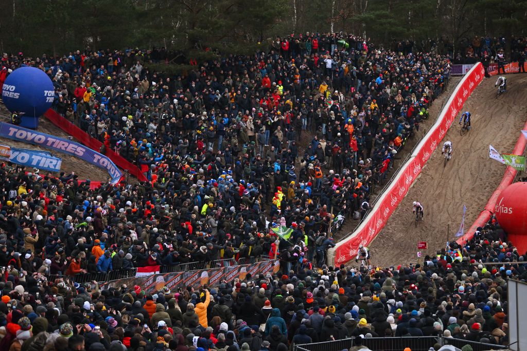 ZONHOVEN BELGIUM JANUARY 07 A general view of Laurens Sweeck of Belgium and Team CrelanCorendon Eli Iserbyt of Belgium and Team Pauwels Sauzen Bingoal Mathieu Van Der Poel of The Netherlands and Team AlpecinDeceuninck and the peloton compete during the 27th Zonhoven UCI CycloCross Worldcup 2024 Mens Elite on January 07 2024 in Zonhoven Belgium Photo by Luc ClaessenGetty Images