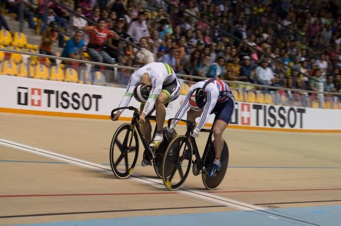 Matthew Glaetzer gets the better of Jason Kenny at the UCI Track World Cup