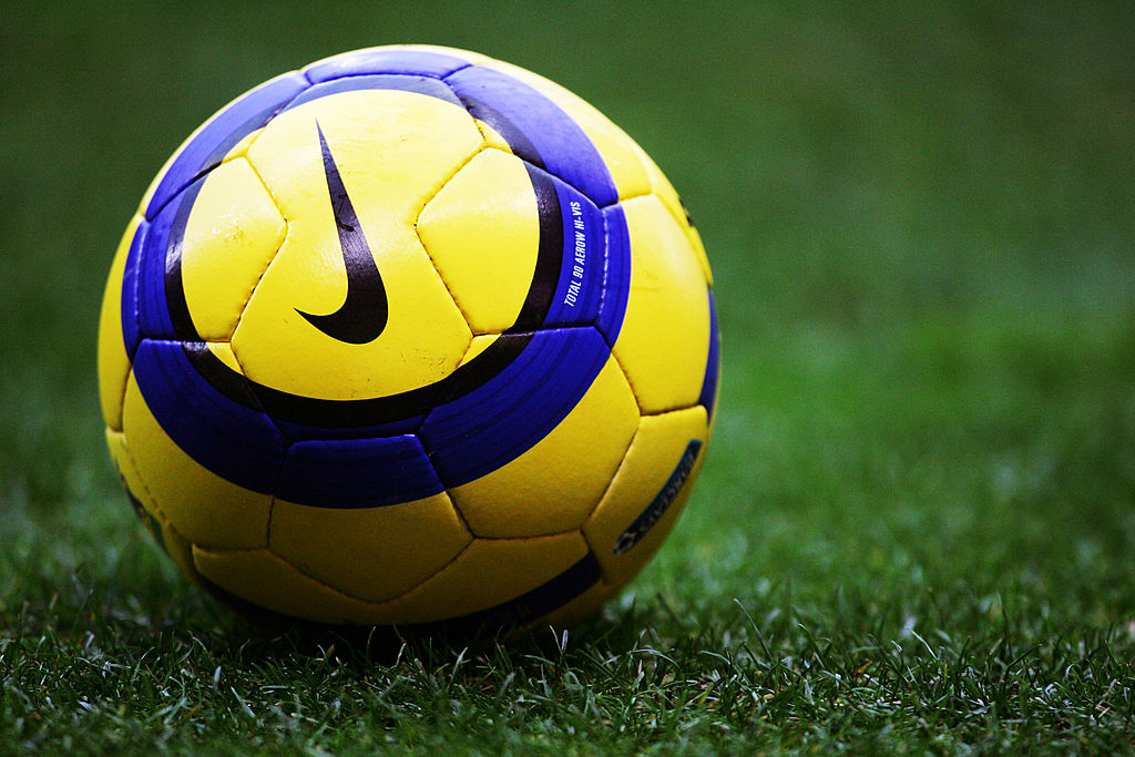conductor Goteo Rechazar Incredibly rare Nike Total 90 Aerow balls are on sale now | FourFourTwo