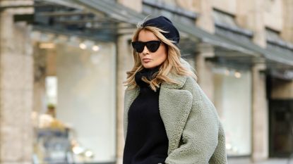 street style influencer showing how to wear a beanie
