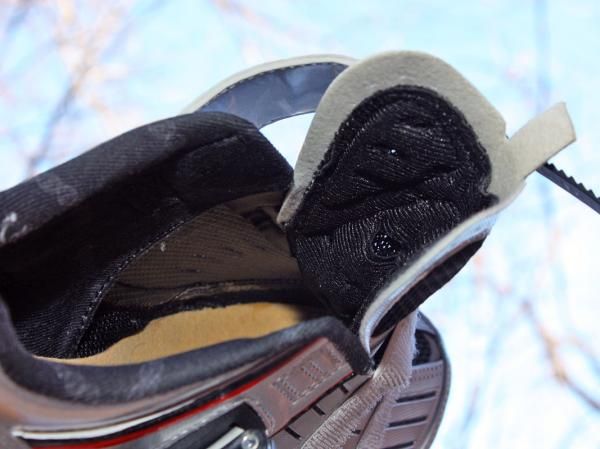 The tongue is only moderately padded but very airy, making for good airflow