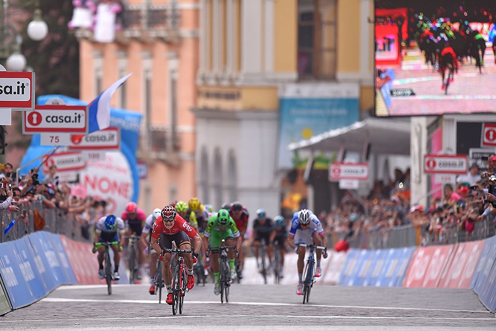 Giro d'Italia stage 5 sprint in Benevento