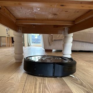 Testing the Roomba irobot i7+ robot vacuum at home