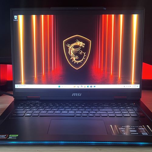 MSI Raider 18 HX (RTX 5090)