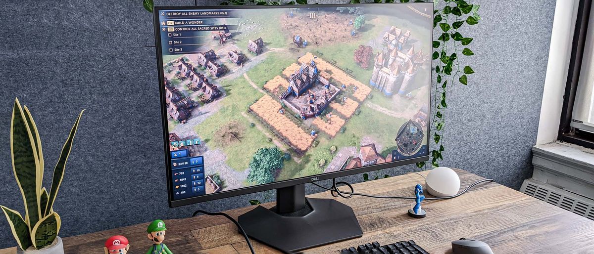 Dell 32 4K UHD Gaming Monitor G3223Q on desk