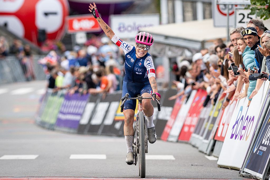 Axelle Dubau-Pr&eacute;v&ocirc;t celebrates third place at the 2026 European Gravel Championships