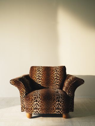 Svenskt Tenn leopard print chair