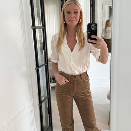 Gwyneth Paltrow wears corduroy trousers.