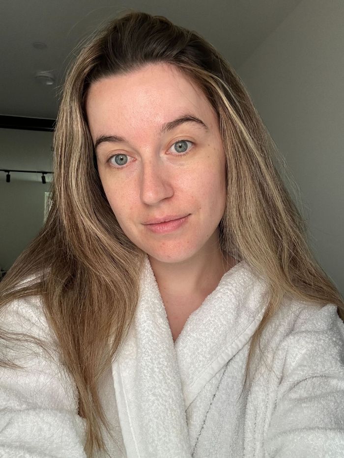 Junior beauty editor, Grace Lindsay, taking a picture of her skin after using Beauty Of Joseon products