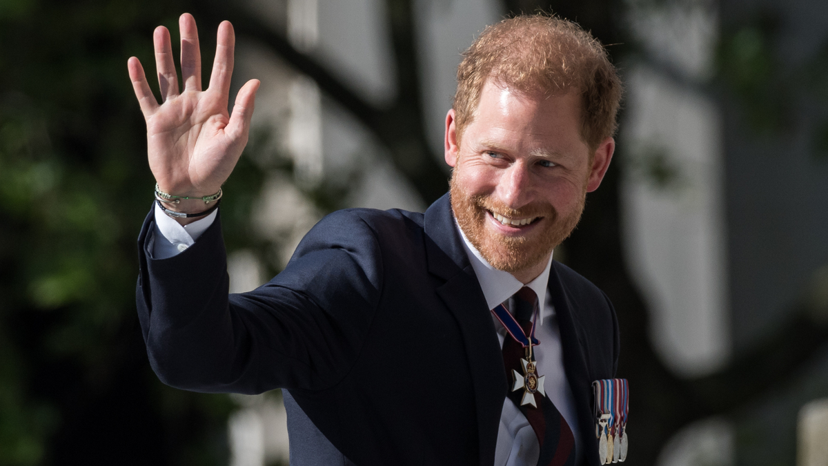 Prince Harry Cheered as He Arrives at St. Paul's Cathedral | Marie Claire