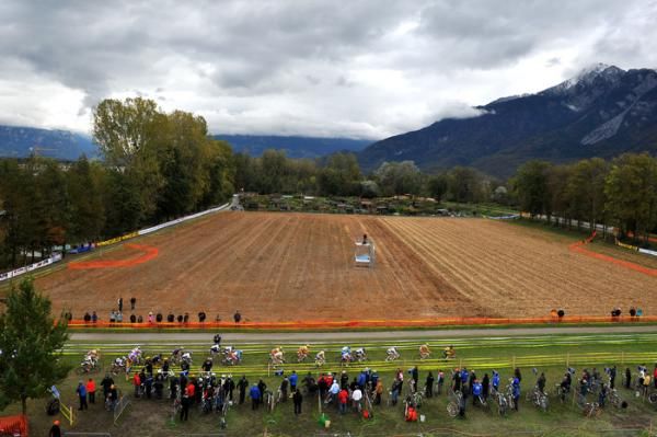 The opening round of the UCI Cyclo-cross World Cup took place at the UCI headquarters in Aigle, Switzerland.