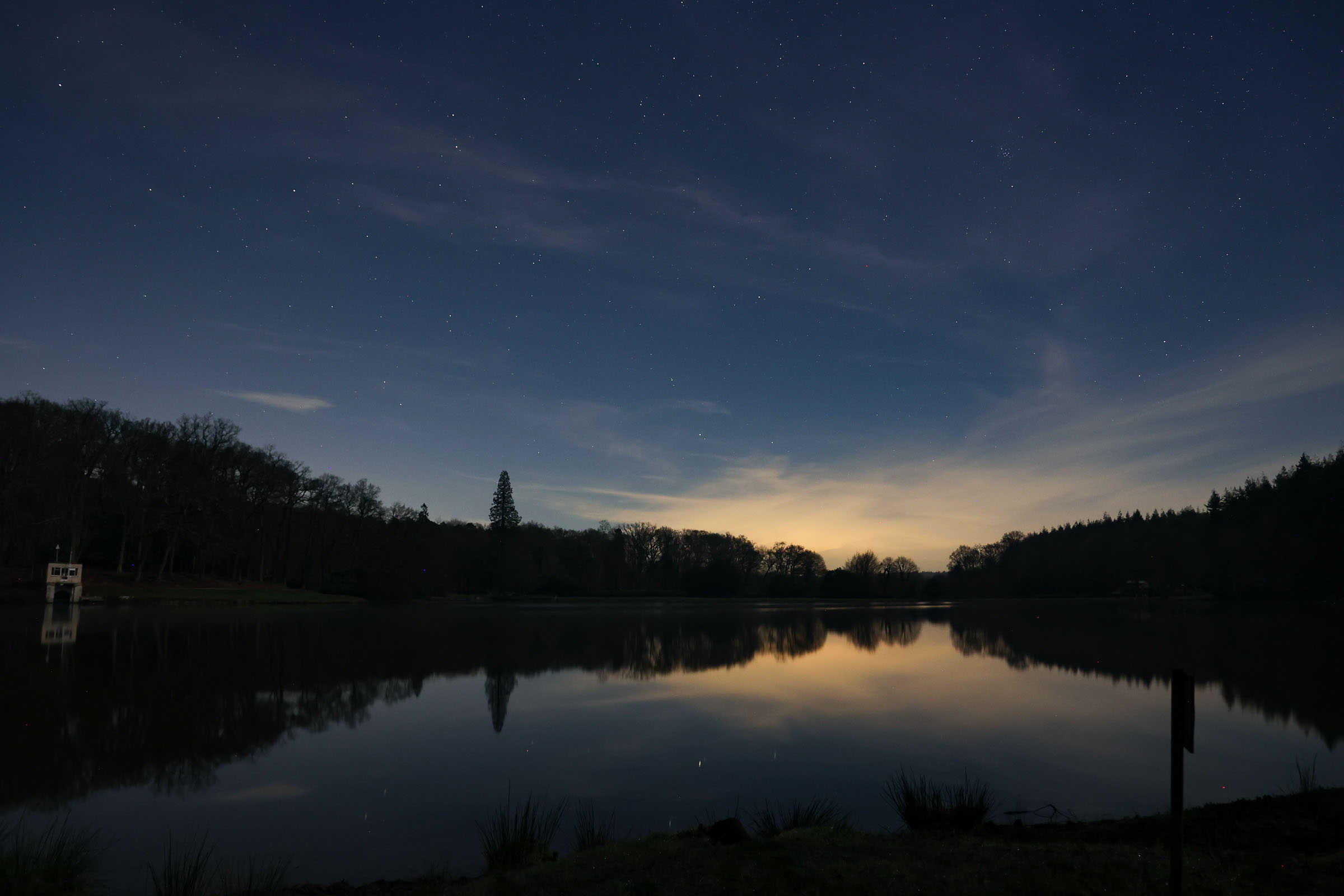 Image taken with Canon EOS R6 of night sky over lake