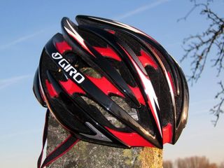 Giro's Aeon helmet blends the best attributes of its feathery Prolight and the breezy Ionos into a new flagship model.