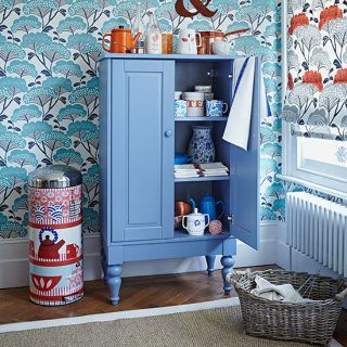 retro kitchen with printed wallpaper