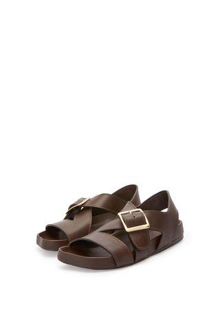 Ease Buckle Sandal in Vegetal Calfskin