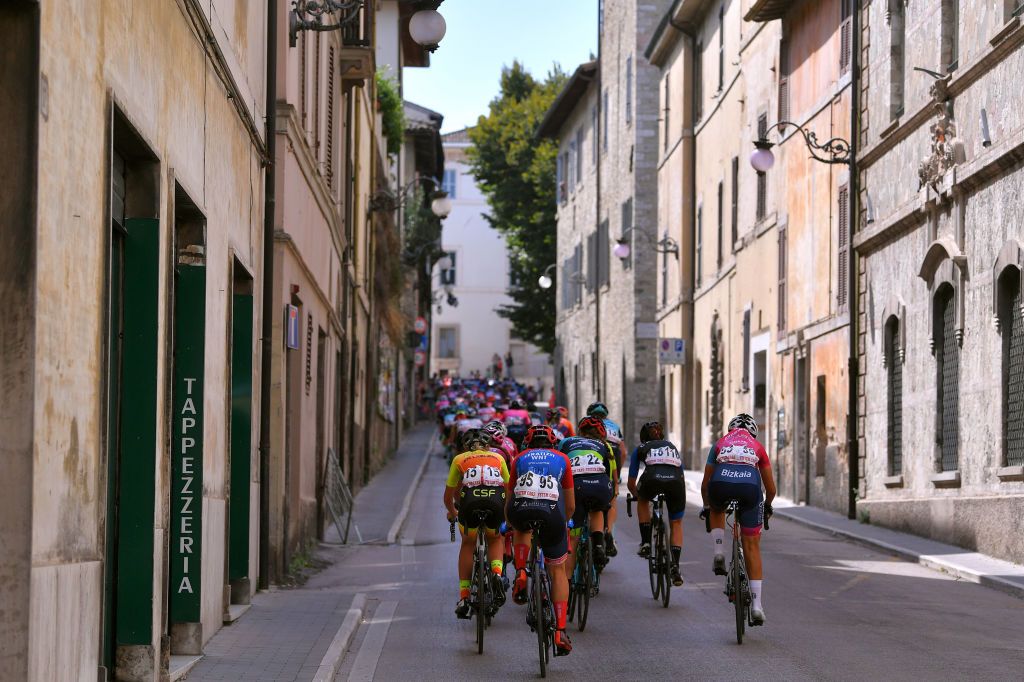 TIVOLI ITALY SEPTEMBER 14 Peloton Spoleto City Public Fans Landscape during the 31st Giro dItalia Internazionale Femminile 2020 Stage 4 a 1703km stage from Assisi to Tivoli 237m GiroRosaIccrea GiroRosa on September 14 2020 in Tivoli Italy Photo by Luc ClaessenGetty Images
