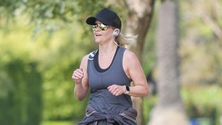 reese witherspoon jogging